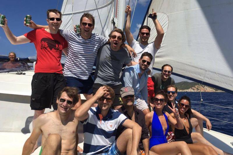 Zeil mee op een luxe catamaran op Mallorca!